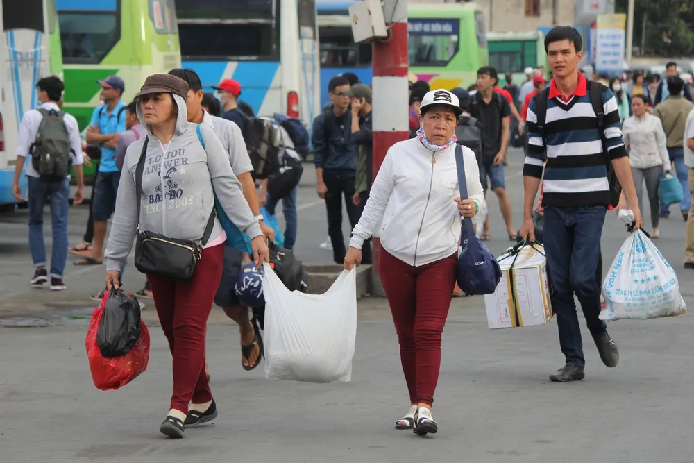 Người dân cần cảnh giác, phòng ngừa tội phạm trộm cắp, cướp giật để đón Tết an toàn. Ảnh: TRƯỜNG GIANG