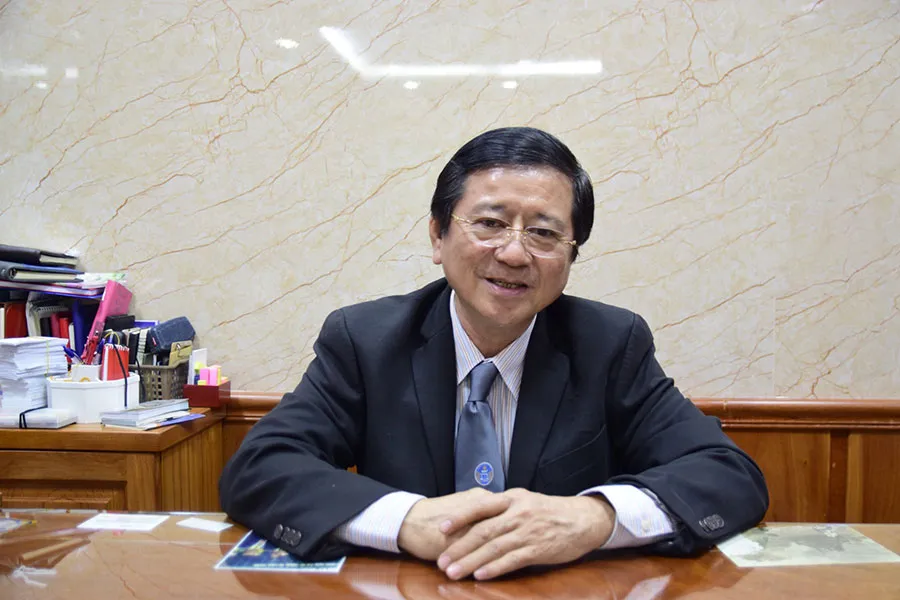 Luật sư đứng hay ngồi khi tham gia hỏi tại tòa? ảnh 3