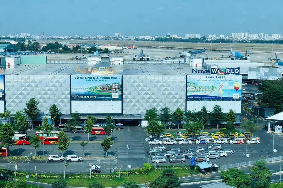 Sở QH-KT cho rằng phát triển đô thị quanh sân bay Tân Sơn Nhất là một quá trình có tuần tự, dần dần để hoàn thiện. Ảnh: PHONG ĐIỀN