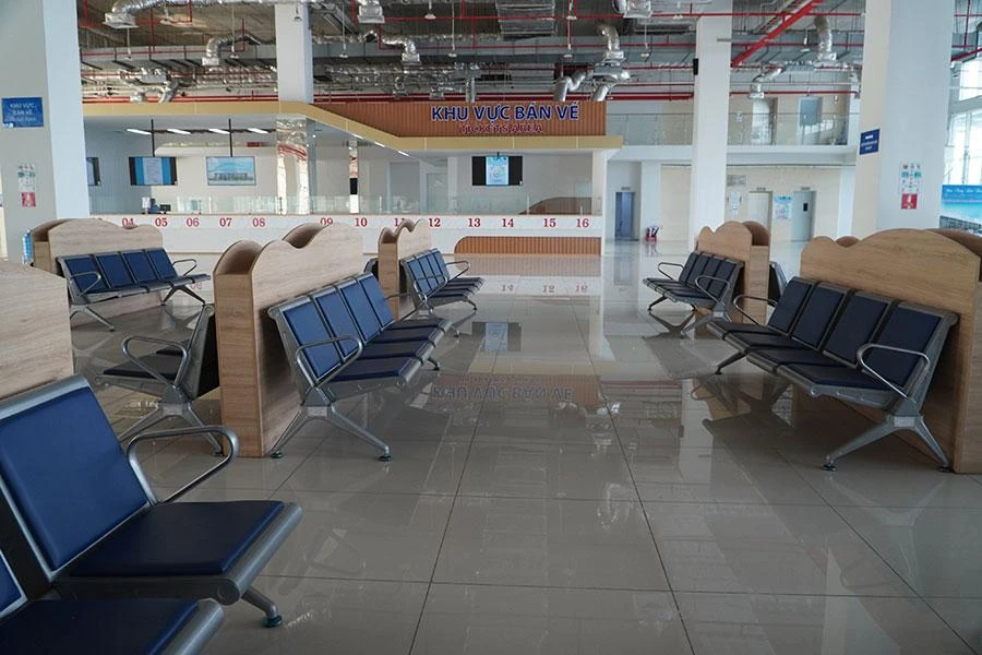 Bến xe Miền Đông mới rất vắng khách, hiện mỗi ngày bến chỉ xuất phát 9-10 chuyến xe. Ảnh: KIÊN CƯỜNG