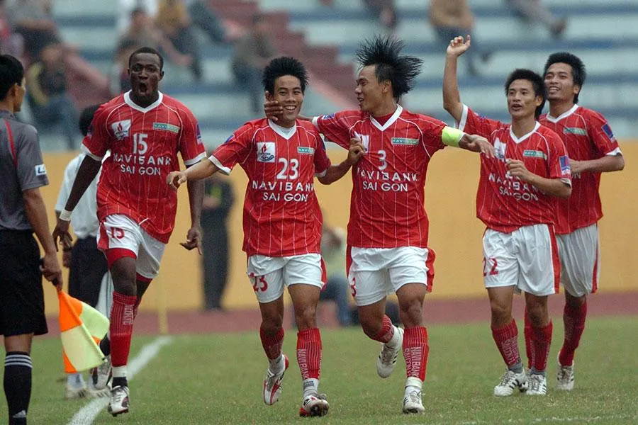 Từ đội Quân Khu 4 chuyển vùng sang tên Navibank Sài Gòn được vài mùa rồi giải tán vì “thiếu đất” để tồn tại. Ảnh: XUÂN HUY Từ đội Quân Khu 4 chuyển vùng sang tên Navibank Sài Gòn được vài mùa rồi giải tán vì “thiếu đất” để tồn tại. Ảnh: XUÂN HUY