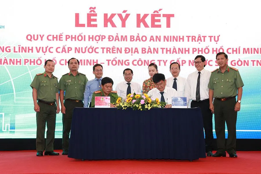 SAWACO và Công an TP.HCM đã thực hiện ký kết “Quy chế phối hợp đảm bảo an ninh trật tự trong lĩnh vực cấp nước trên địa bàn TP”. Ảnh: ĐT SAWACO và Công an TP.HCM đã thực hiện ký kết “Quy chế phối hợp đảm bảo an ninh trật tự trong lĩnh vực cấp nước trên địa bàn TP”. Ảnh: ĐT