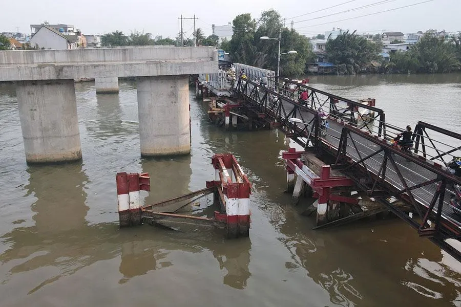 Dự án cầu Long Kiểng, huyện Nhà Bè 21 năm vẫn chưa xây dựng xong vì vướng bồi thường, tái định cư. Ảnh: TÂM NGUYỄN Dự án cầu Long Kiểng, huyện Nhà Bè 21 năm vẫn chưa xây dựng xong vì vướng bồi thường, tái định cư. Ảnh: TÂM NGUYỄN