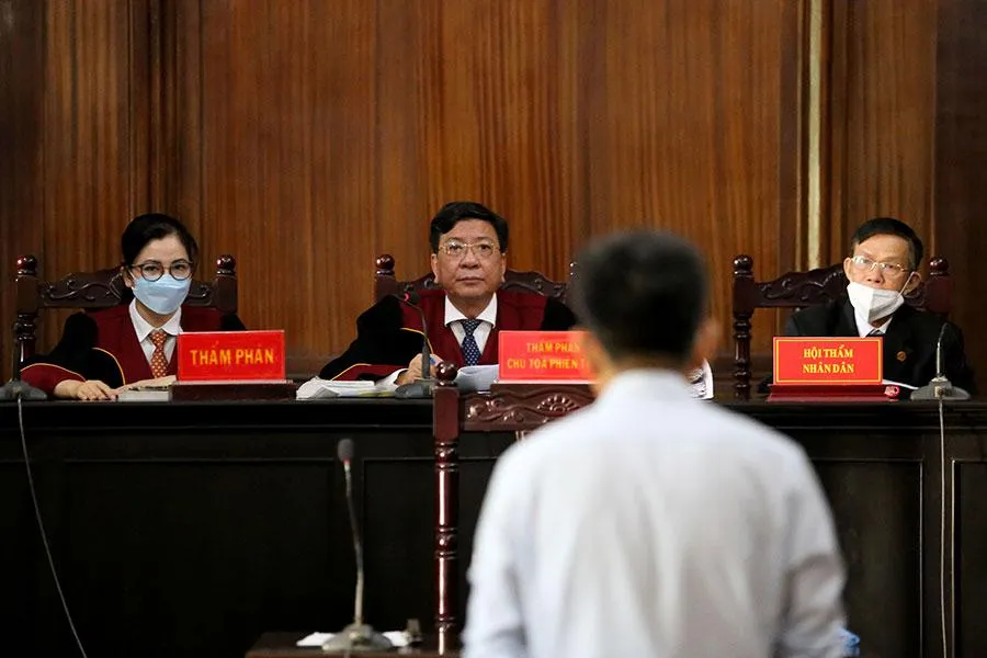 Các chuyên gia đều thống nhất cho rằng nên bỏ quy định tòa thu thập chứng cứ với vụ án hình sự. Trong ảnh: Một phiên tòa hình sự tại TAND TP.HCM. Ảnh: HOÀNG GIANG