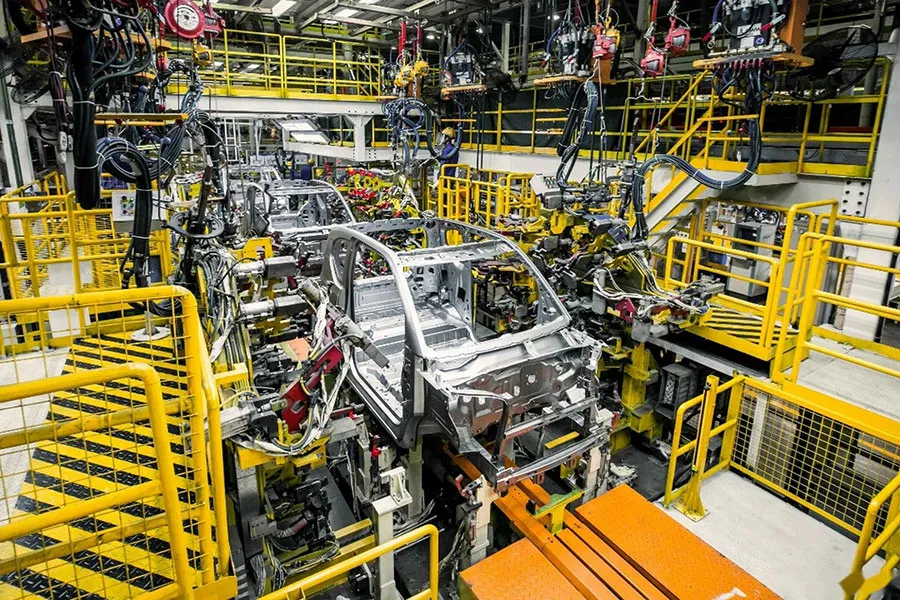 Một dây chuyền lắp ráp ô tô ở TP Thâm Quyến, tỉnh Quảng Đông (Trung Quốc) hồi tháng 10. Ảnh: CHINA DAILY Một dây chuyền lắp ráp ô tô ở TP Thâm Quyến, tỉnh Quảng Đông (Trung Quốc) hồi tháng 10. Ảnh: CHINA DAILY