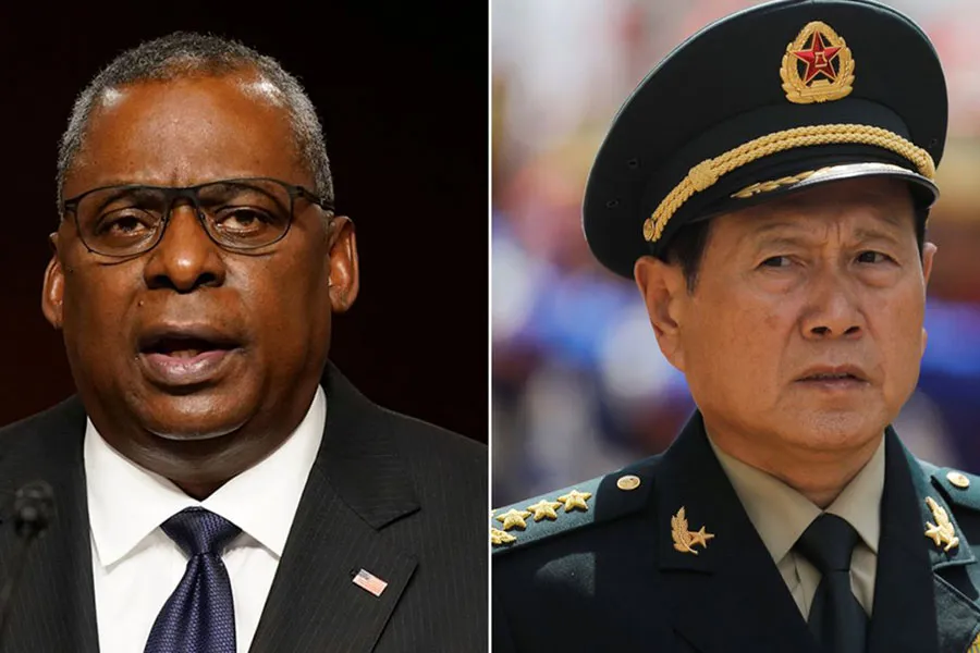Bộ trưởng Bộ Quốc phòng Mỹ Lloyd Austin (trái) và người đồng cấp Trung Quốc Ngụy Phượng Hòa. Ảnh: CNN