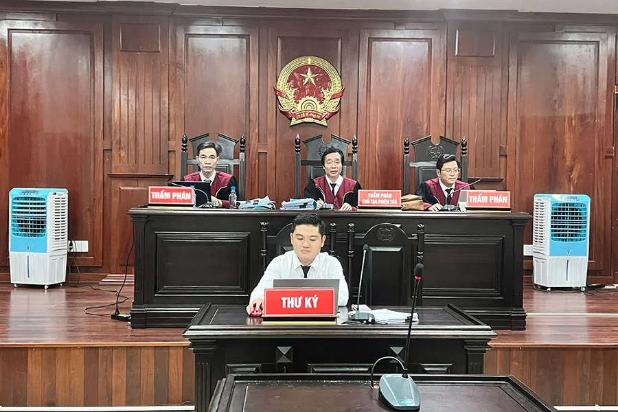 HĐXX một phiên tòa tại TAND Cấp cao tại TP.HCM. Ảnh: HỮU ĐĂNG HĐXX một phiên tòa tại TAND Cấp cao tại TP.HCM. Ảnh: HỮU ĐĂNG