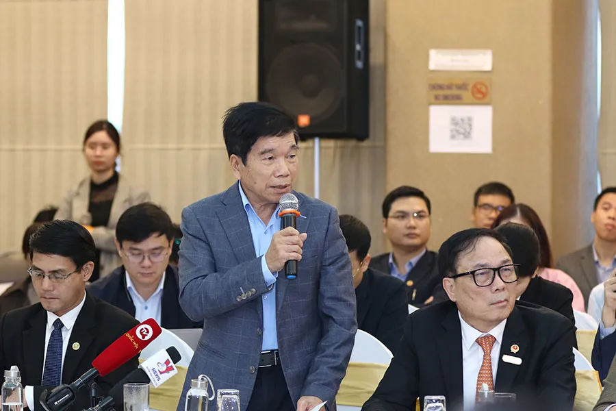 Ông Nguyễn Quốc Hiệp, Chủ tịch Hiệp hội Nhà thầu xây dựng Việt Nam, phát biểu tại hội thảo. Ảnh: CHÂN LUẬN Ông Nguyễn Quốc Hiệp, Chủ tịch Hiệp hội Nhà thầu xây dựng Việt Nam, phát biểu tại hội thảo. Ảnh: CHÂN LUẬN