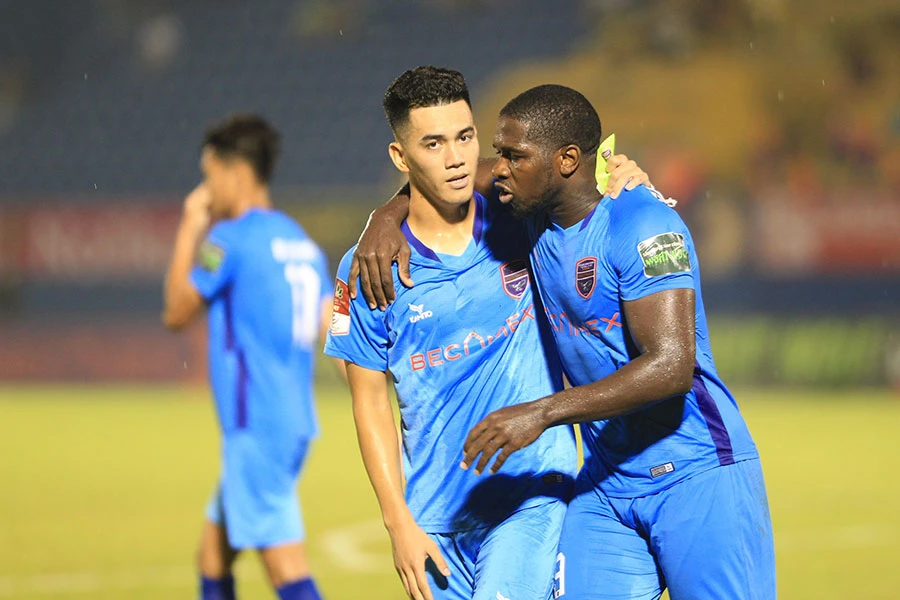 Sở hữu Vua phá lưới 2022 Rimario và tiền đạo số 1 Việt Nam nhưng B. Bình Dương hiện vẫn ở nhóm dưới, hơn đội cuối bảng TP.HCM 1 điểm. Ảnh: ANH PHƯƠNG