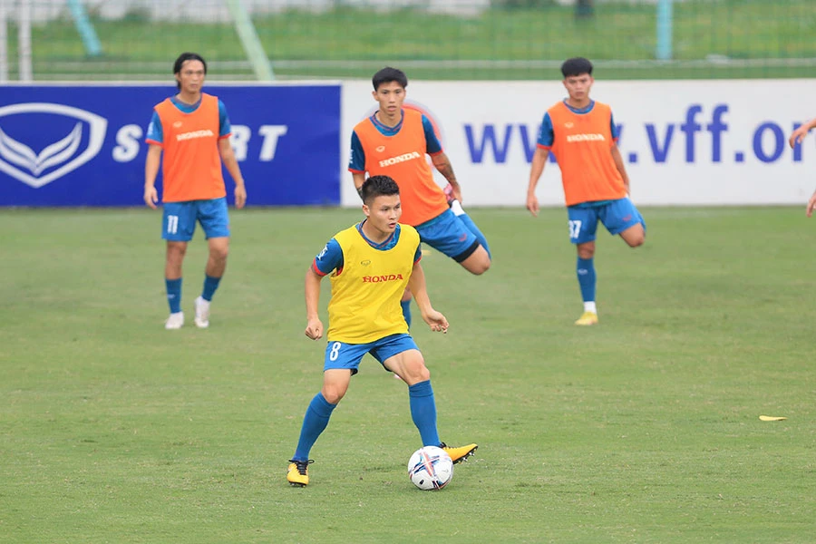 Quang Hải sau một năm thất bại ở xứ người đã trở về và đang có dấu hiệu hòa nhập tốt ở đội tuyển. Ảnh: VFF Quang Hải sau một năm thất bại ở xứ người đã trở về và đang có dấu hiệu hòa nhập tốt ở đội tuyển. Ảnh: VFF