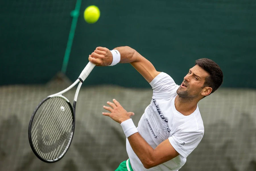 Tay vợt nam số 2 thế giới Novak Djokovic là một trong những ứng cử viên sáng giá cho chức vô địch đơn nam Wimbledon 2023. Tay vợt nam số 2 thế giới Novak Djokovic là một trong những ứng cử viên sáng giá cho chức vô địch đơn nam Wimbledon 2023.