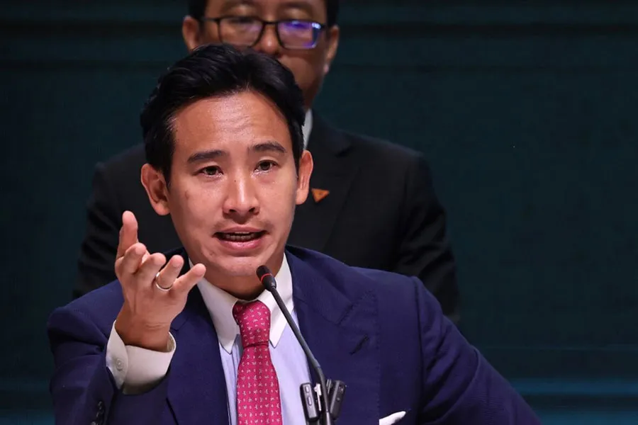 Lãnh đạo đảng Tiến bước Pita Limjaroenrat. Ảnh: BLOOMBERG Lãnh đạo đảng Tiến bước Pita Limjaroenrat. Ảnh: BLOOMBERG