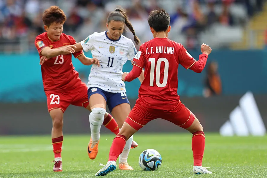 HLV Mai Đức Chung xác định đội nữ Việt Nam sẽ phải phòng ngự có tổ chức và chặt chẽ bọc lót tốt để hạn chế bàn thua. Ảnh: GETTY IMAGES HLV Mai Đức Chung xác định đội nữ Việt Nam sẽ phải phòng ngự có tổ chức và chặt chẽ bọc lót tốt để hạn chế bàn thua. Ảnh: GETTY IMAGES