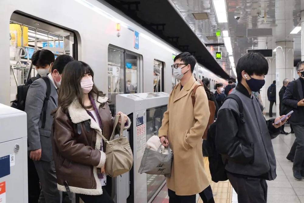 Người dân Nhật Bản di chuyển bằng tàu tốc độ cao. Ảnh: THU TRINH Người dân Nhật Bản di chuyển bằng tàu tốc độ cao. Ảnh: THU TRINH