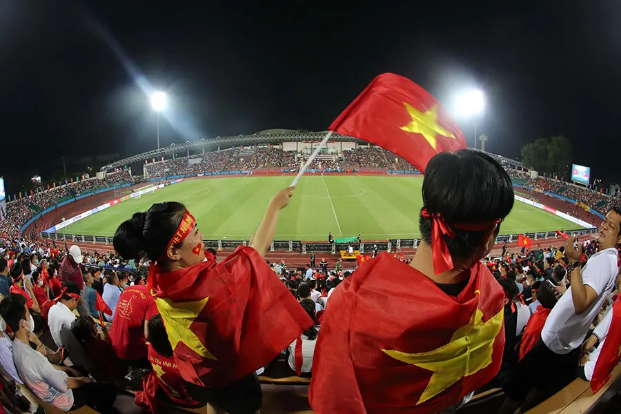 Người hâm mộ cổ vũ đoàn thể thao Việt Nam trên mọi đấu trường. Ảnh: ANH PHƯƠNG Người hâm mộ cổ vũ đoàn thể thao Việt Nam trên mọi đấu trường. Ảnh: ANH PHƯƠNG