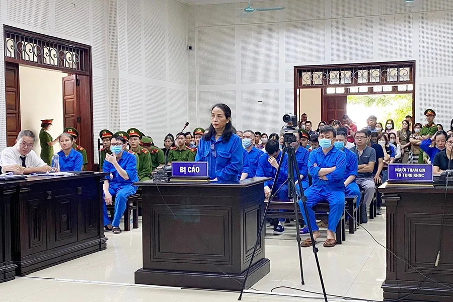 Cựu giám đốc Sở GD&ĐT tỉnh Quảng Ninh Vũ Liên Oanh tại tòa. Ảnh: NGỌC SƠN p6-anh-bai-QuangNinh-quy.jpg