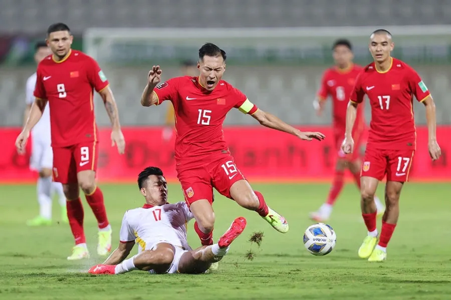 Những cuộc chạm trán với đối thủ có đẳng cấp cao hơn sẽ thu hoạch nhiều điều hữu ích về chuyên môn. Ảnh: ANH THỊNH 15_BAICHINH_DTVN_thuadehoc_OCT_2023_800.jpg