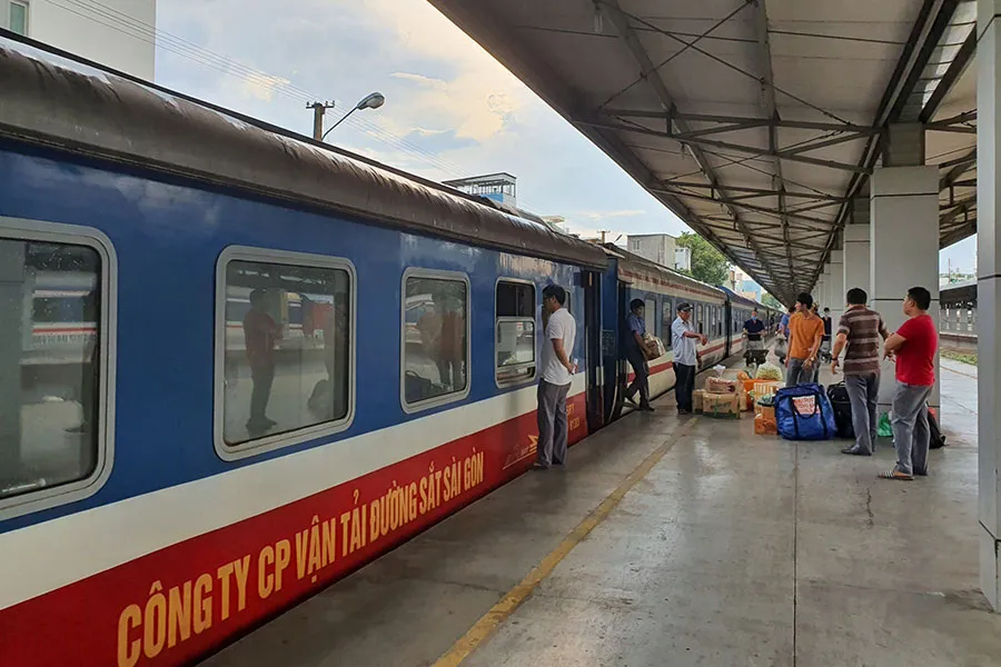 Ủy ban Quản lý vốn nhà nước tại doanh nghiệp hy vọng đề án tái cơ cấu sẽ đưa VNR thoát khỏi tình trạng thua lỗ hằng năm. Ảnh: THY NHUNG P9-Bai_vietlong_cocauduongsat_1h1-thylan.docx.jpg