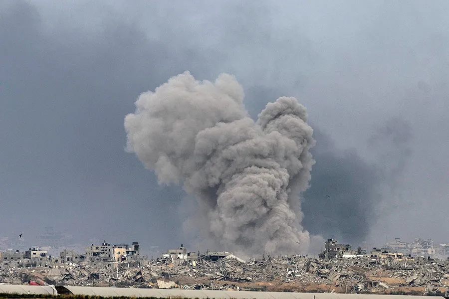 Khói bốc lên ở miền Bắc Dải Gaza (Palestine) hôm 21-12. Ảnh: GETTY IMAGES Xung đột Nga - Ukraine và xung đột Israel - Hamas khoi-boc-len-o-phia-bac-dai-gaza-sau-cac-dot-giao-tranh-giua-israel-va-hamas-ngay-21-12-9529-905.jpg