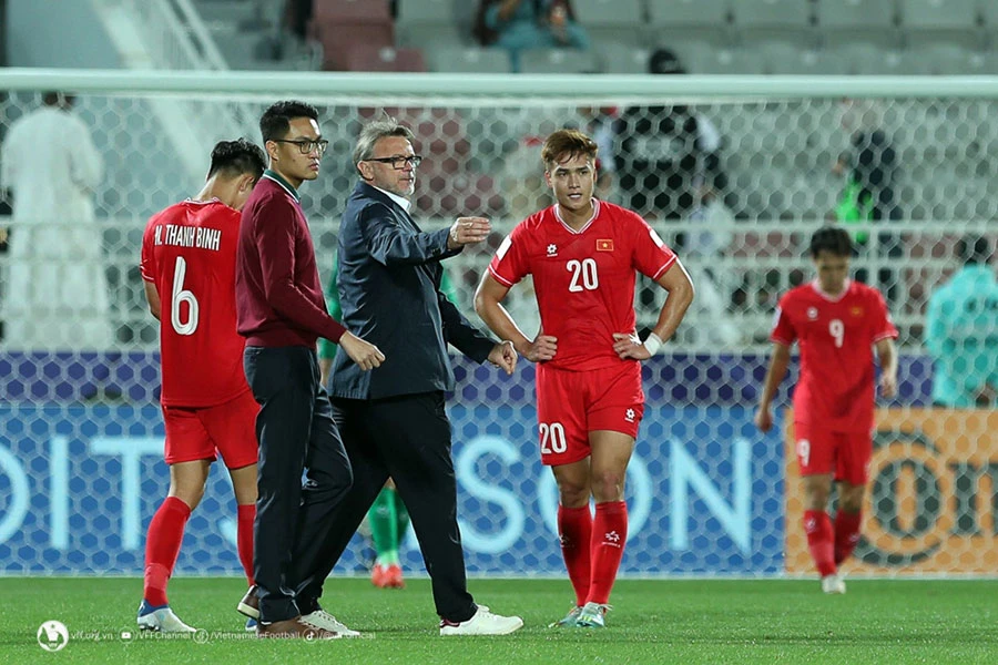 Những đòn hỏa mù trên chảo lửa Bung Karno