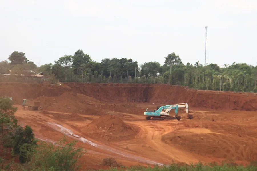 Mỏ khai thác bauxite