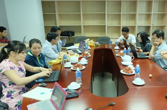 Giao lưu với chị Hồng ve chai: 'Có tiền tôi cũng không đổi nghề' ảnh 38 Giao lưu với chị Hồng ve chai: 'Có tiền tôi cũng không đổi nghề' ảnh 38