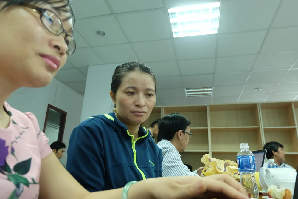 Giao lưu với chị Hồng ve chai: 'Có tiền tôi cũng không đổi nghề' ảnh 25 Giao lưu với chị Hồng ve chai: 'Có tiền tôi cũng không đổi nghề' ảnh 25