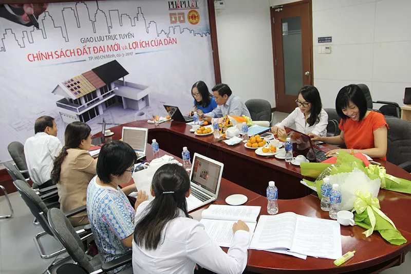 Giao lưu: 'Chính sách đất đai mới và lợi ích của dân' ảnh 9 Giao lưu: 'Chính sách đất đai mới và lợi ích của dân' ảnh 9