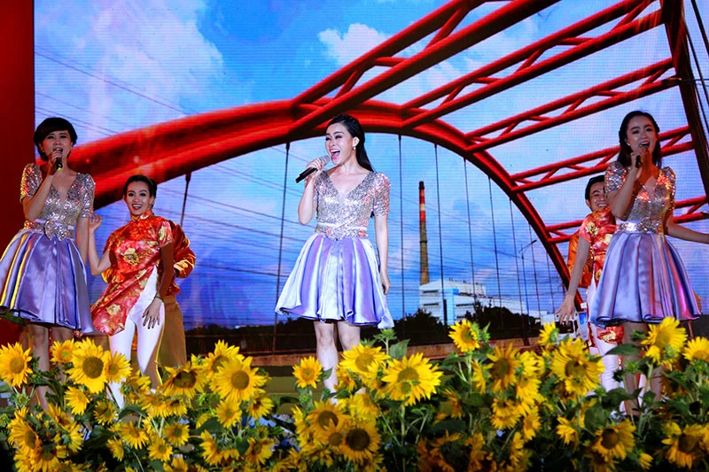 Lãnh đạo TP.HCM tham dự chương trình “Trọn niềm tin với Đảng” ảnh 6