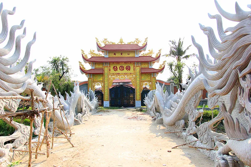 Công trình nhà thờ tổ của Hoài Linh đóng cửa im lìm ảnh 5