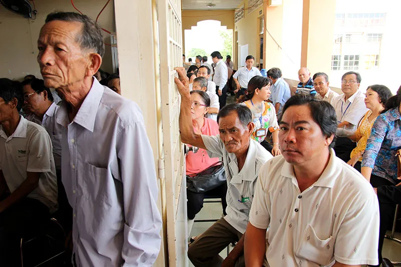 Sức nóng trong cuộc tiếp xúc cử tri của Bí thư Thăng ảnh 4 Sức nóng trong cuộc tiếp xúc cử tri của Bí thư Thăng ảnh 4