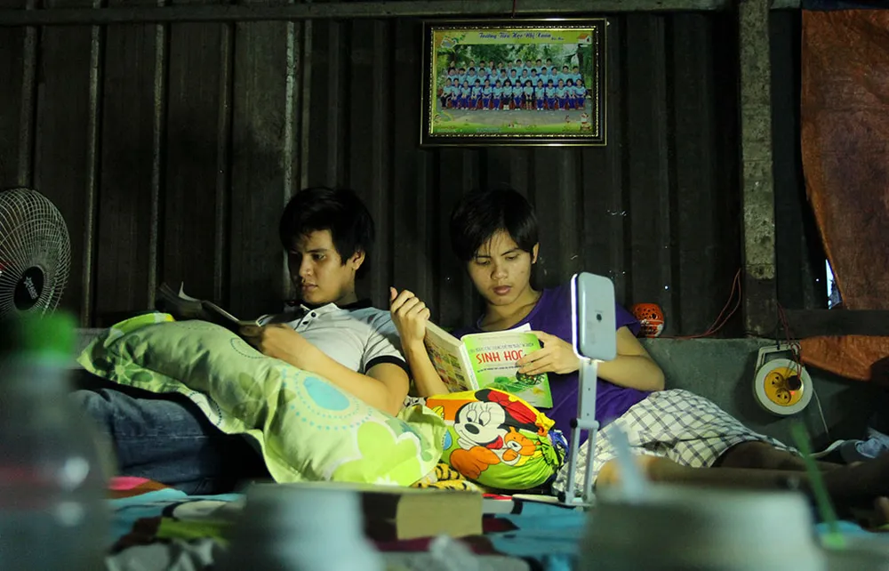 Chùm ảnh: 3 cha con cùng lên đường ứng thí ảnh 5