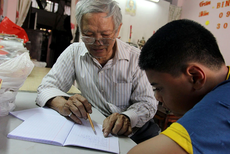 Vợ chồng giáo viên hơn 20 năm dạy miễn phí cho học sinh nghèo ảnh 5