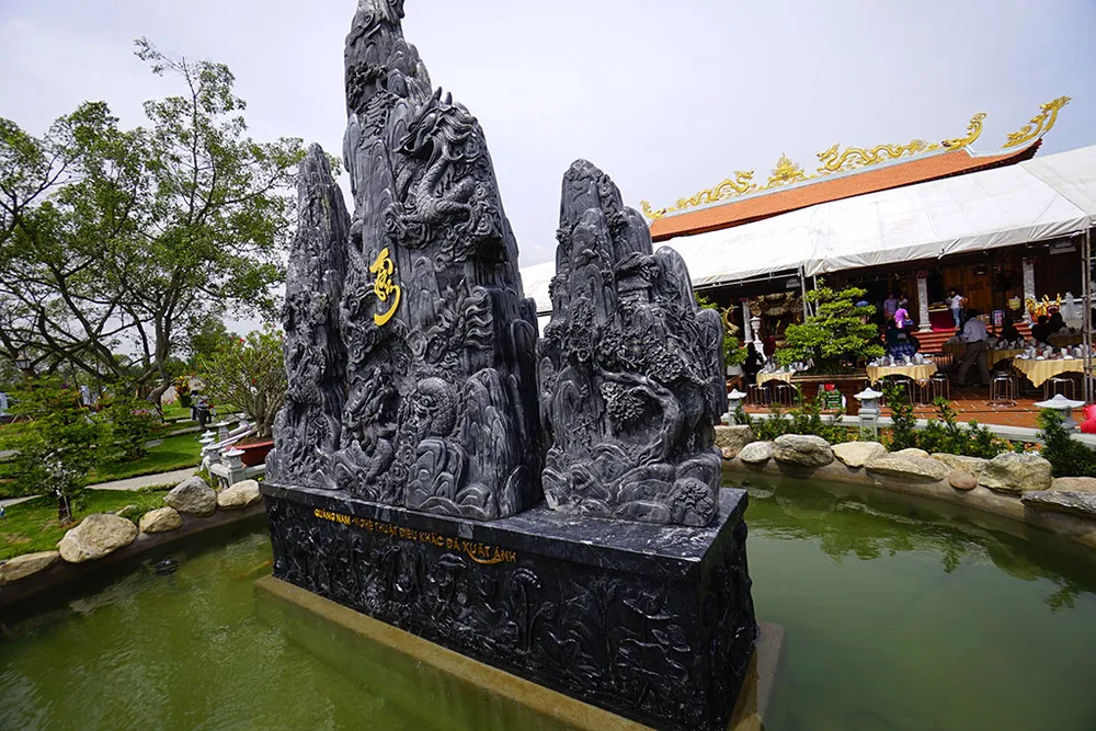 Nhà thờ tổ tiền tỉ của danh hài Hoài Linh chính thức khánh thành