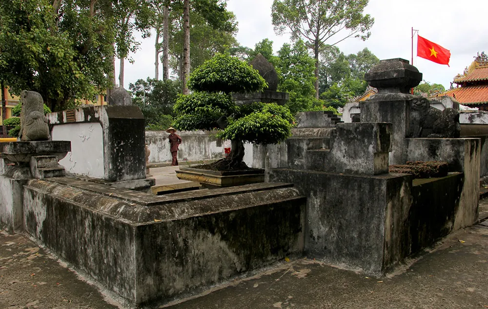 Lăng mộ cổ nằm trên khu đất 'long mạch' ở TP.HCM