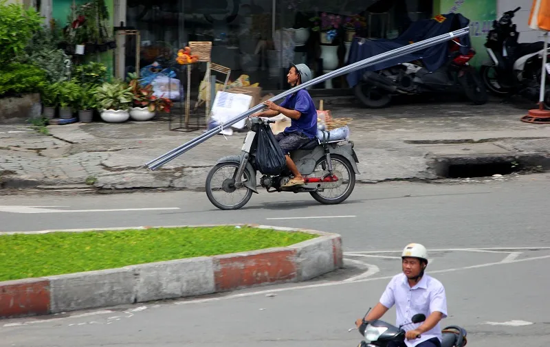 Xe chở tôn nhan nhản mọi nẻo đường ảnh 15 Xe chở tôn nhan nhản mọi nẻo đường ảnh 15