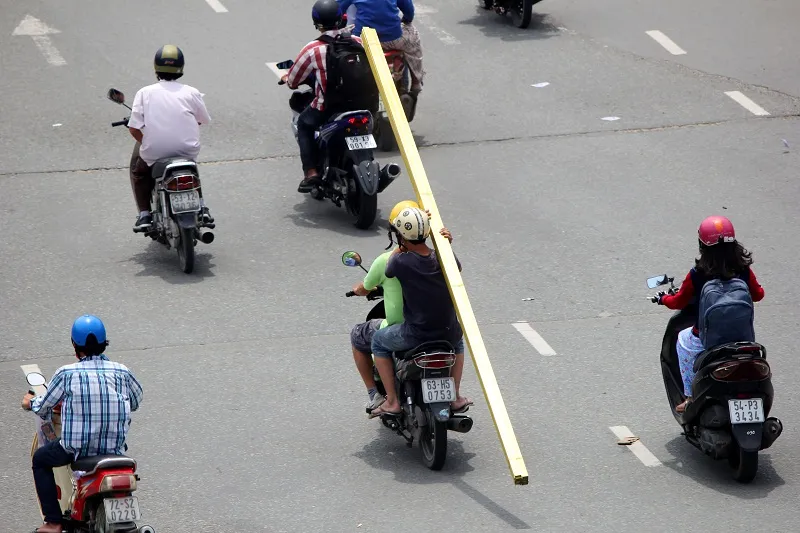 Xe chở tôn nhan nhản mọi nẻo đường ảnh 13 Xe chở tôn nhan nhản mọi nẻo đường ảnh 13