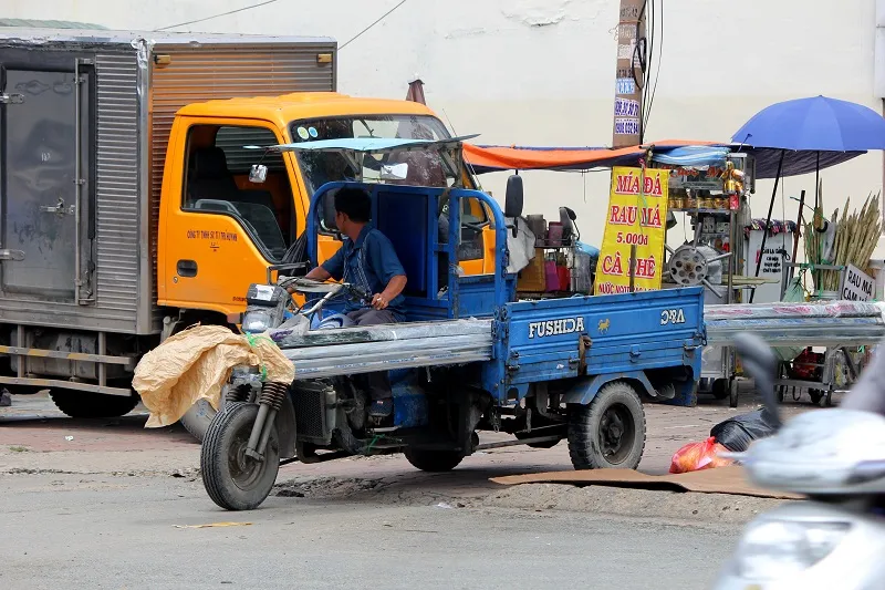 Xe chở tôn nhan nhản mọi nẻo đường ảnh 7 Xe chở tôn nhan nhản mọi nẻo đường ảnh 7
