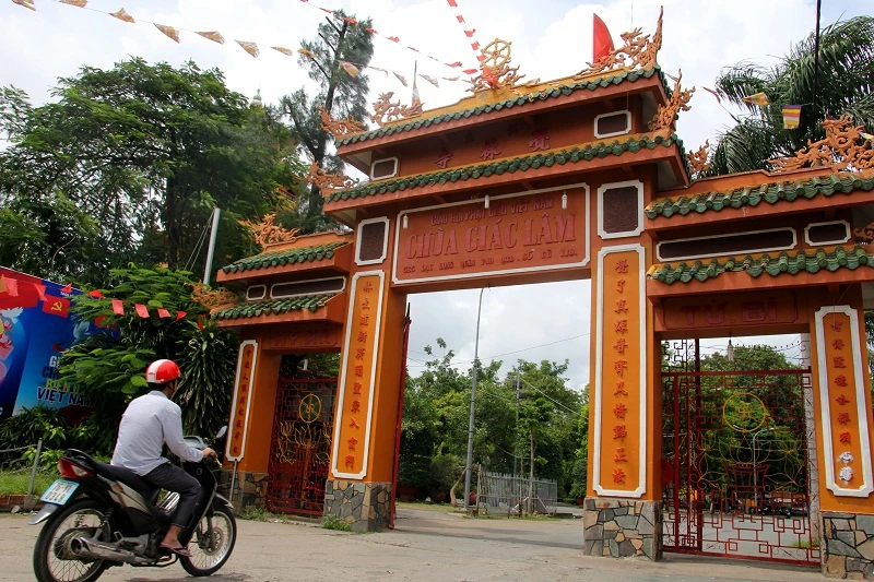 Ngôi chùa gần 300 năm tuổi giữa lòng thành phố ảnh 1