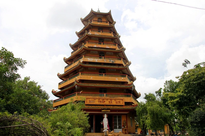 Ngôi chùa gần 300 năm tuổi giữa lòng thành phố ảnh 2