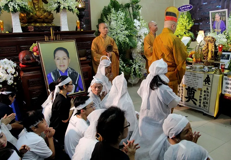 Mưa sụt sùi tiễn đưa “Sầu nữ” Út Bạch Lan ảnh 1 Mưa sụt sùi tiễn đưa “Sầu nữ” Út Bạch Lan ảnh 1