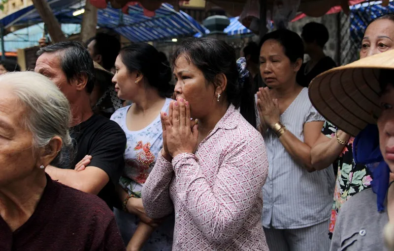 Mưa sụt sùi tiễn đưa “Sầu nữ” Út Bạch Lan ảnh 7 Mưa sụt sùi tiễn đưa “Sầu nữ” Út Bạch Lan ảnh 7