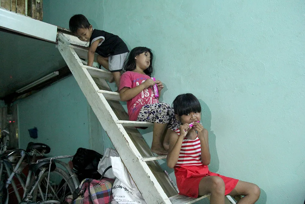 Chùm ảnh: Gia đình 17 người chuyển đến nhà mới ảnh 16