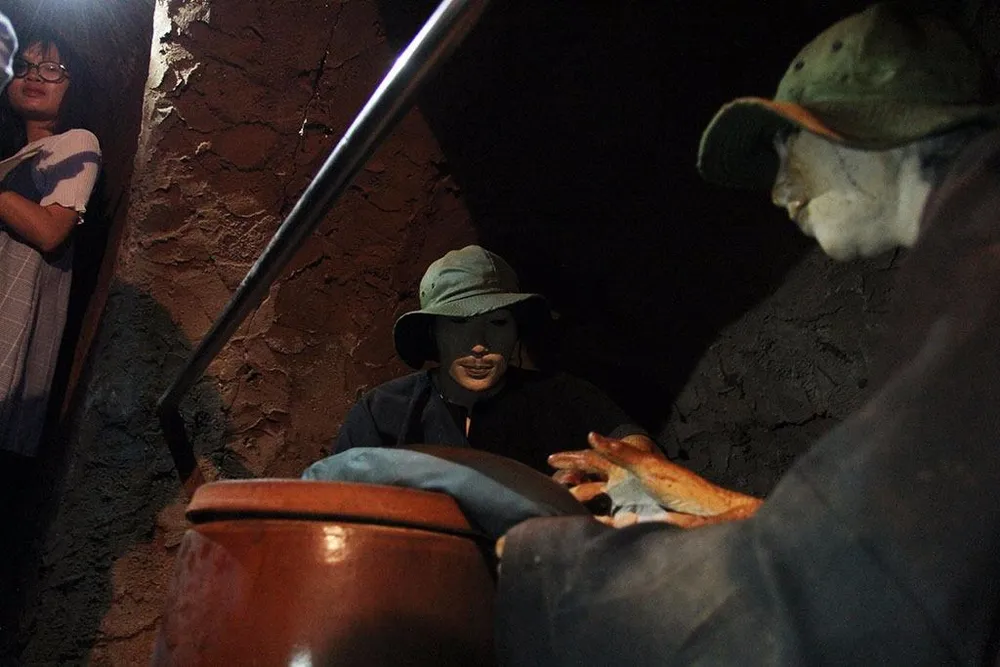 Hầm bí mật chứa lương thực dự trữ