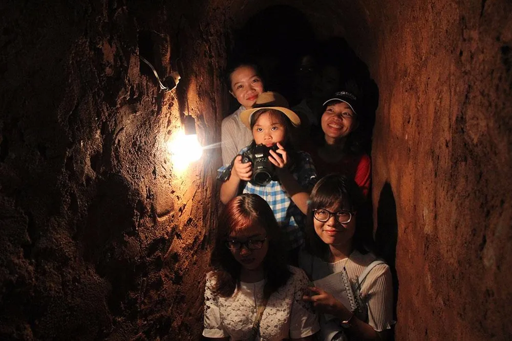 Đường địa đạo xương sống cách mặt đất 2-3m