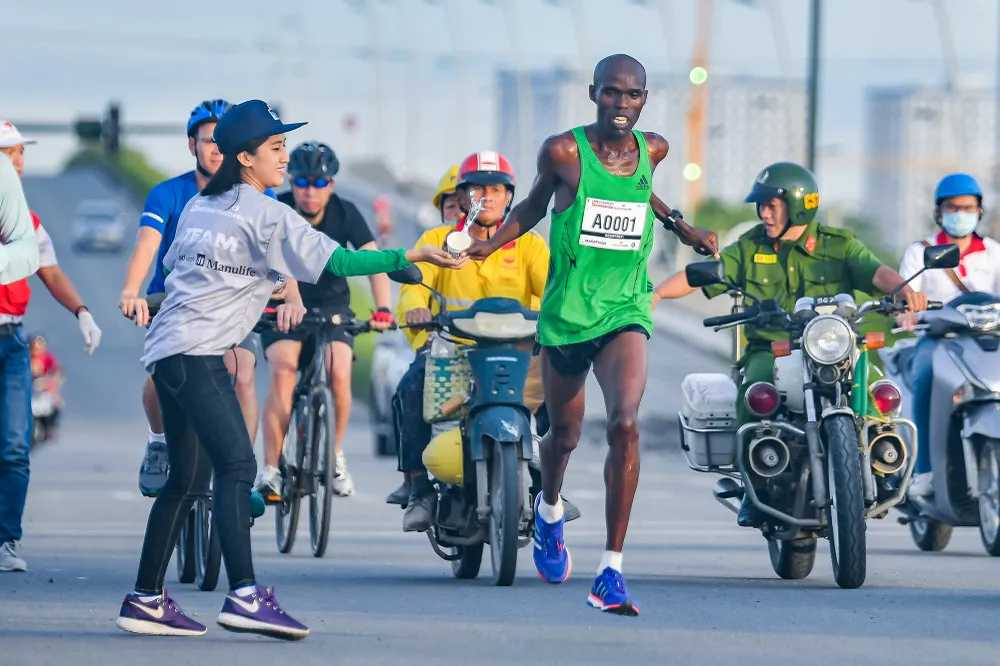 Những hình ảnh ấn tượng ở giải Marathon Quốc tế TP.HCM ảnh 5 Những hình ảnh ấn tượng ở giải Marathon Quốc tế TP.HCM ảnh 5