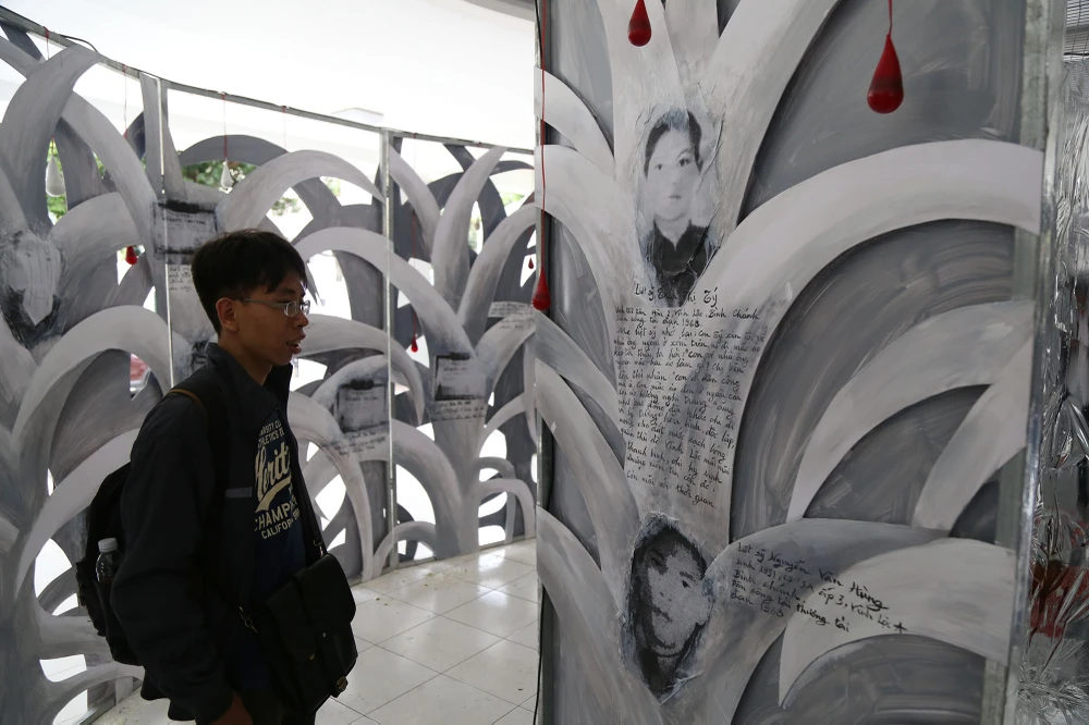 Đến TP.HCM xem triển lãm người trẻ nghĩ về chiến tranh ảnh 3 Đến TP.HCM xem triển lãm người trẻ nghĩ về chiến tranh ảnh 3