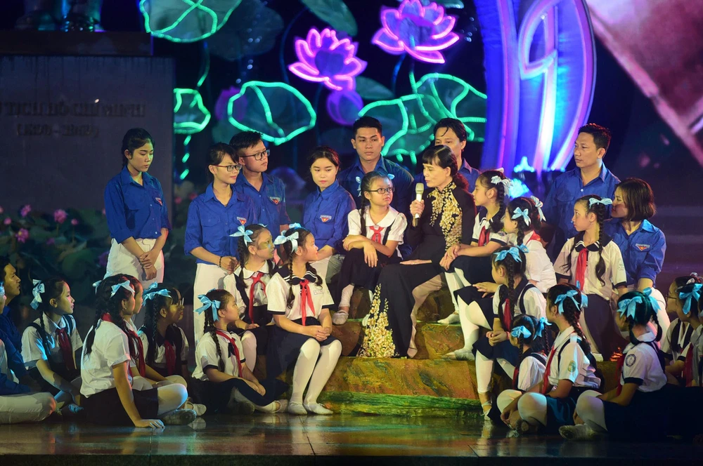 TP.HCM: Đặc sắc chương trình nghệ thuật 'Bài ca ơn Bác' ảnh 3