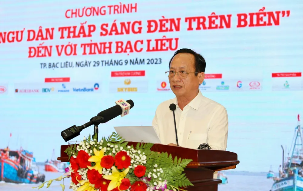 toan-canh-anh-sang-den-bac-lieu (10).JPG