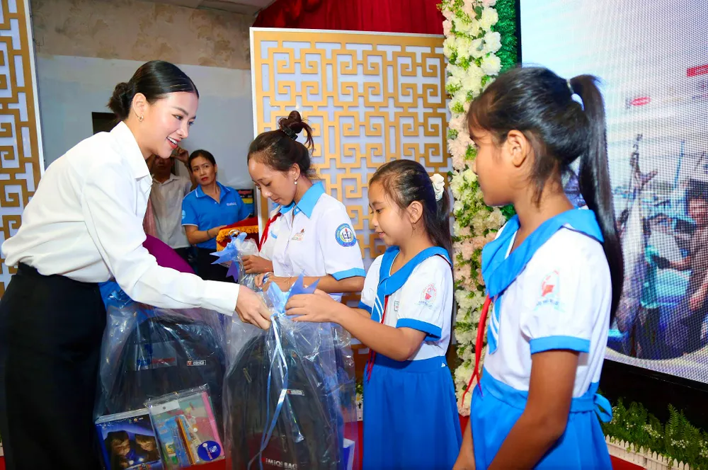 toan-canh-anh-sang-den-bac-lieu (14).JPG